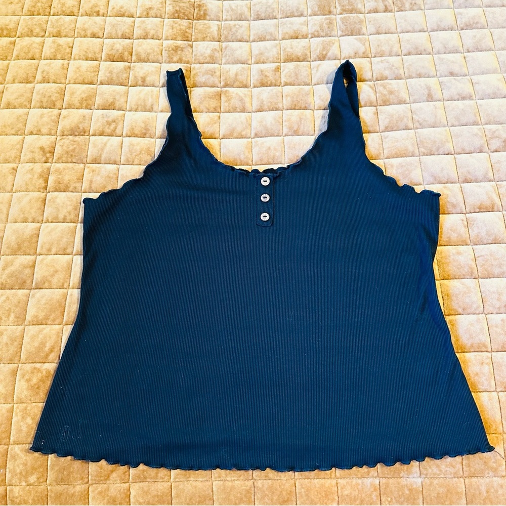 Button tank top
